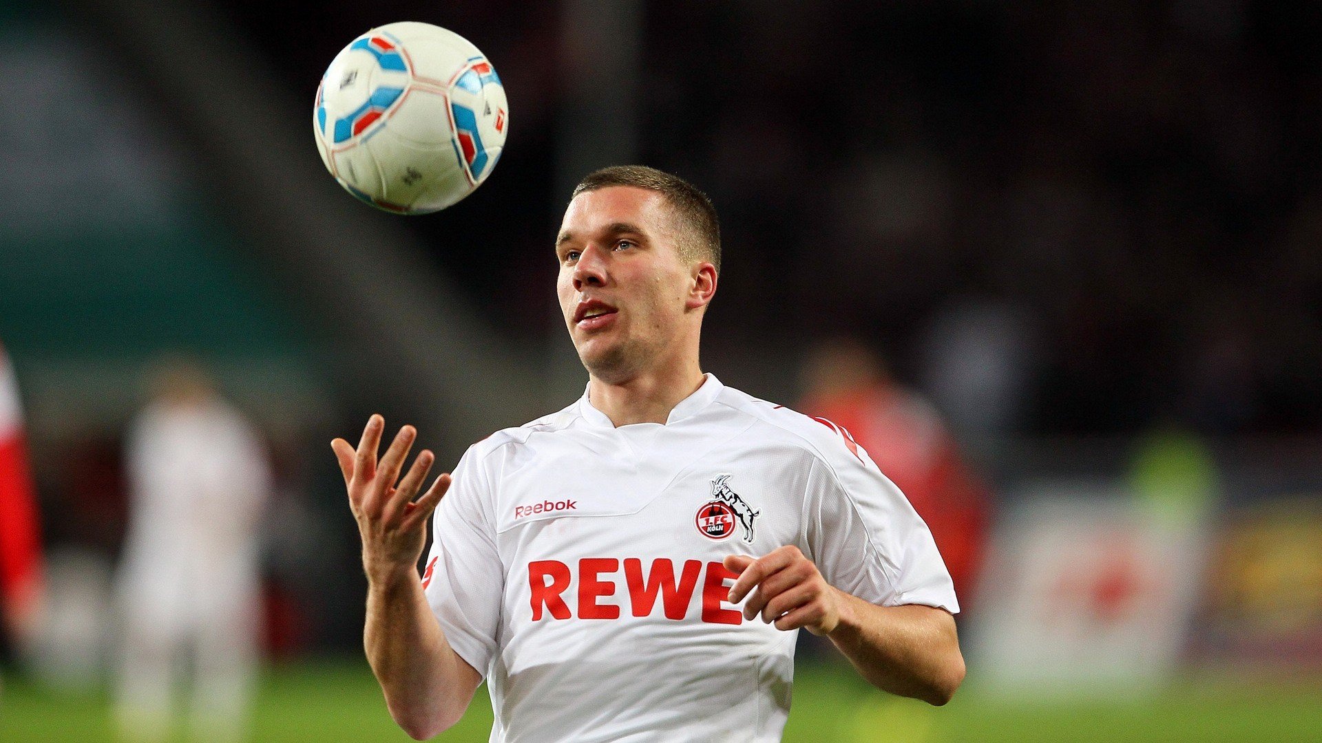 德罗巴爆冷击败切尔西，精彩发挥引爆全场！