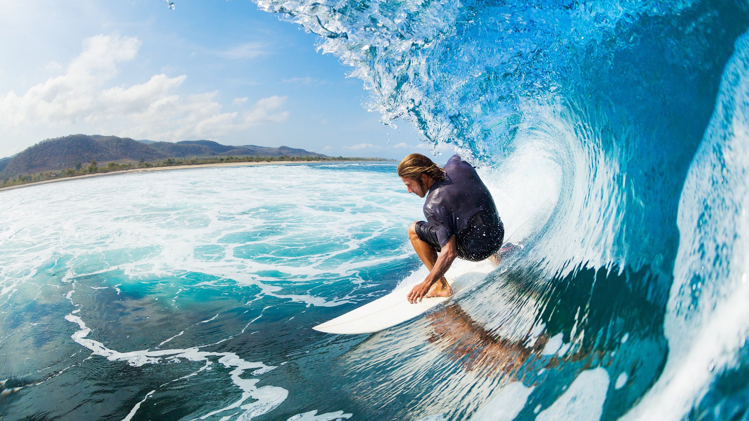 杜兰特回归赛场，比分优势明显首场状态亮眼，雄鹿观众沸腾！
